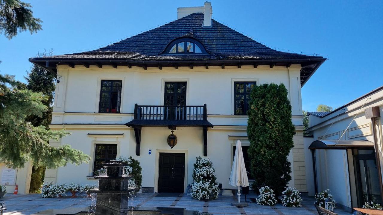 Dwor Anna Bed & Breakfast Ciecierzyn Exterior foto