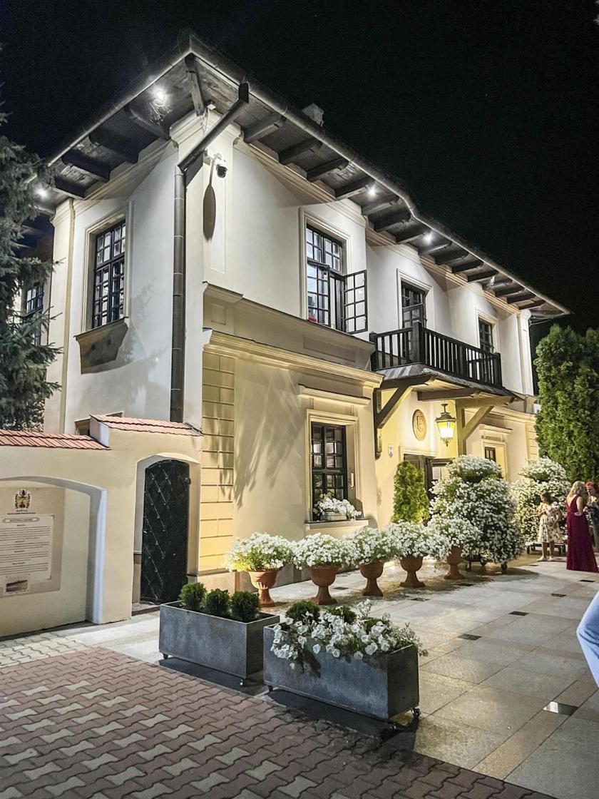Dwor Anna Bed & Breakfast Ciecierzyn Exterior foto