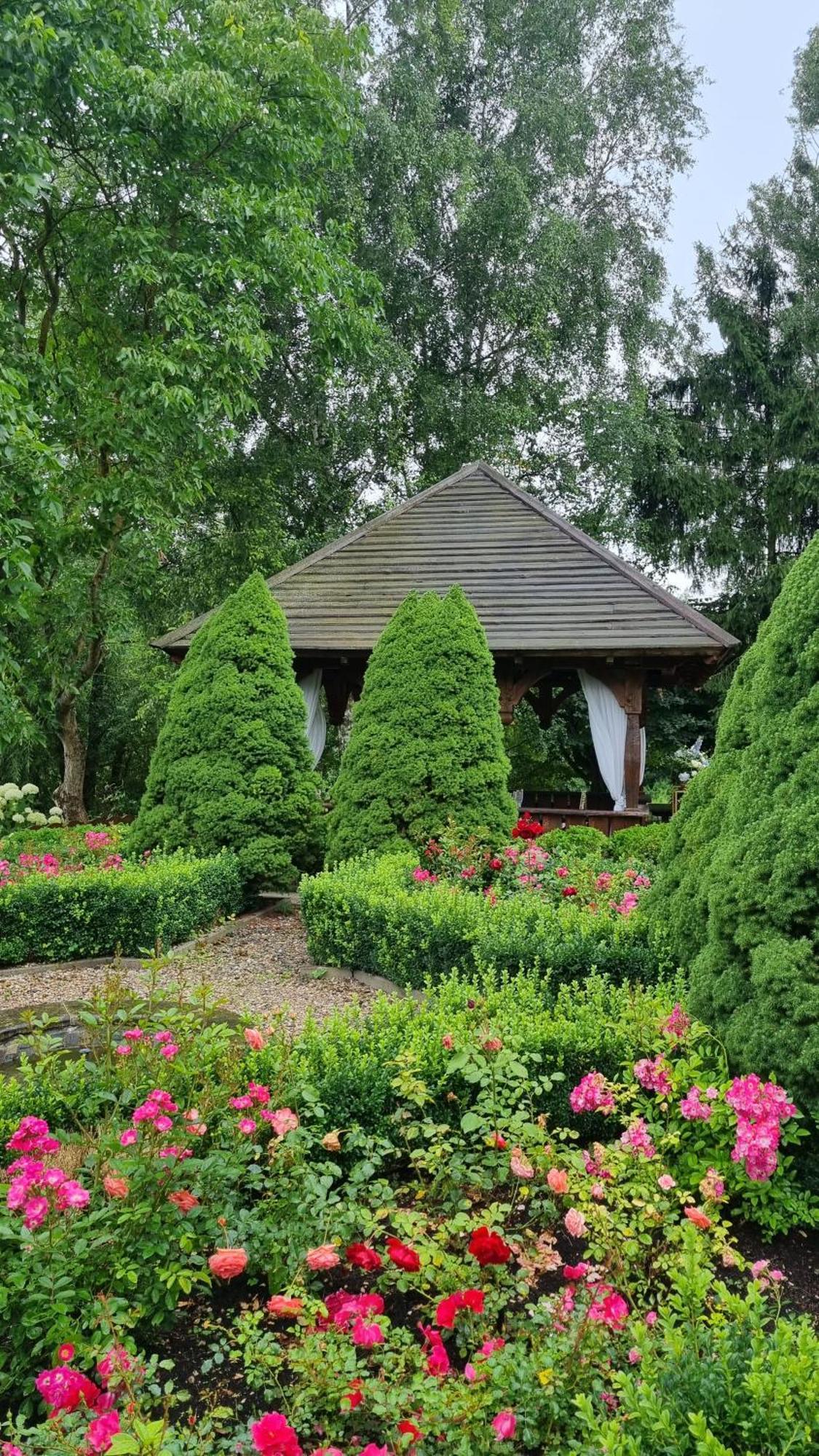 Dwor Anna Bed & Breakfast Ciecierzyn Exterior foto