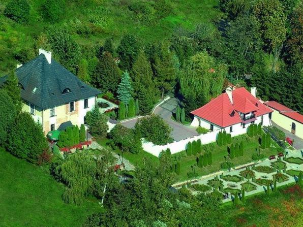 Dwor Anna Bed & Breakfast Ciecierzyn Exterior foto