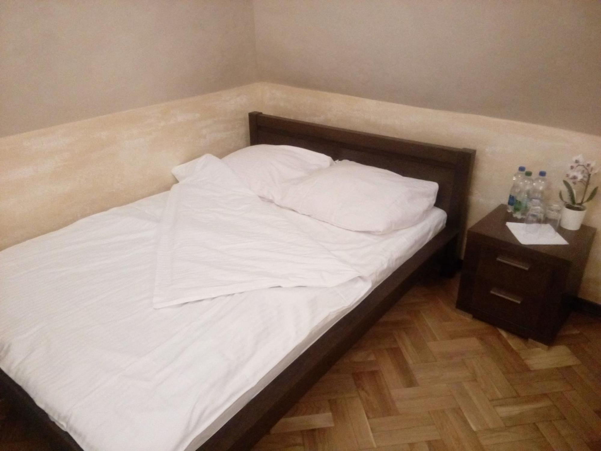 Dwor Anna Bed & Breakfast Ciecierzyn Cameră foto