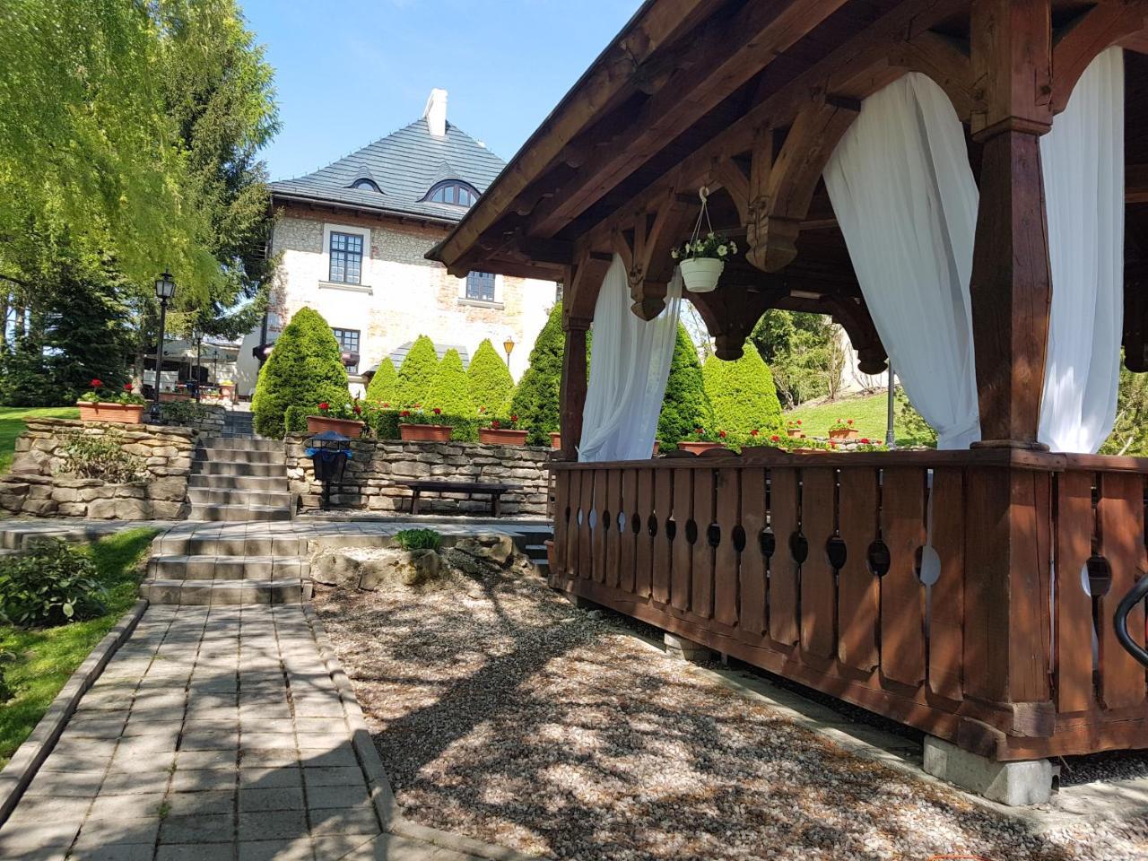 Dwor Anna Bed & Breakfast Ciecierzyn Exterior foto
