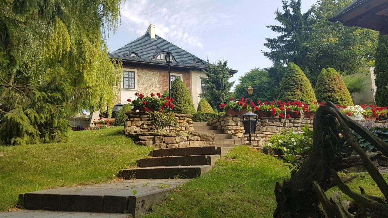 Dwor Anna Bed & Breakfast Ciecierzyn Exterior foto