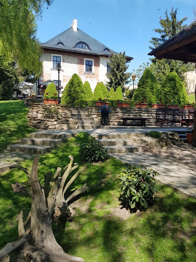 Dwor Anna Bed & Breakfast Ciecierzyn Exterior foto
