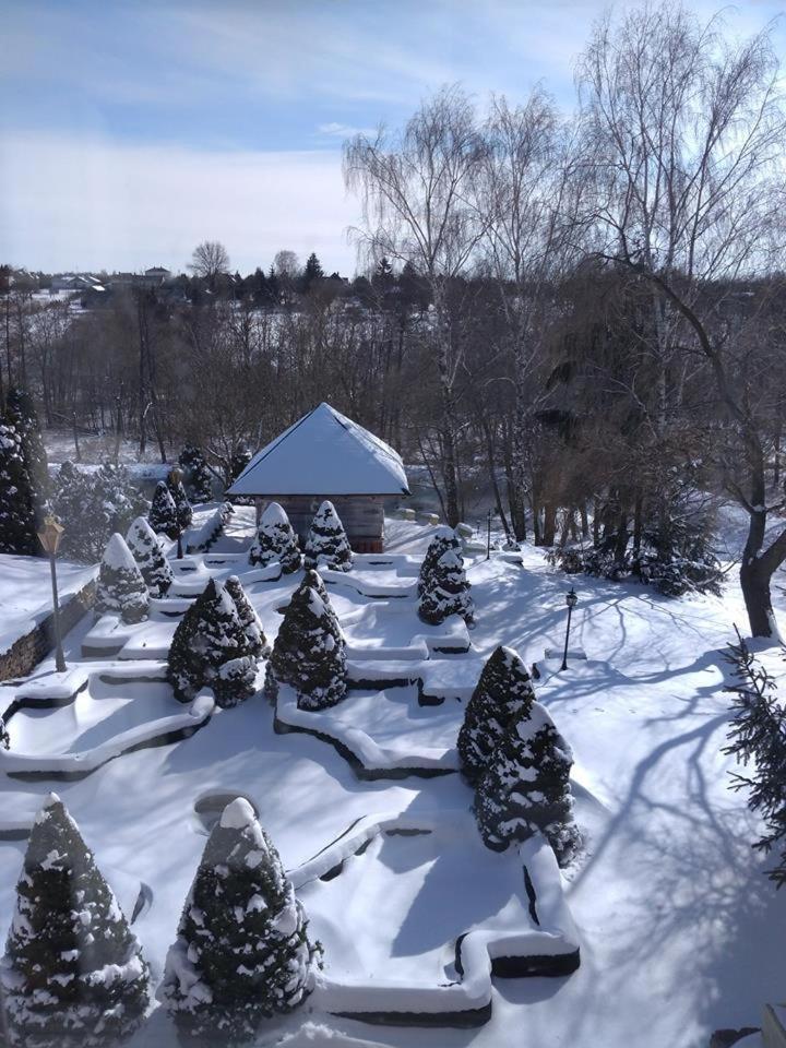 Dwor Anna Bed & Breakfast Ciecierzyn Exterior foto