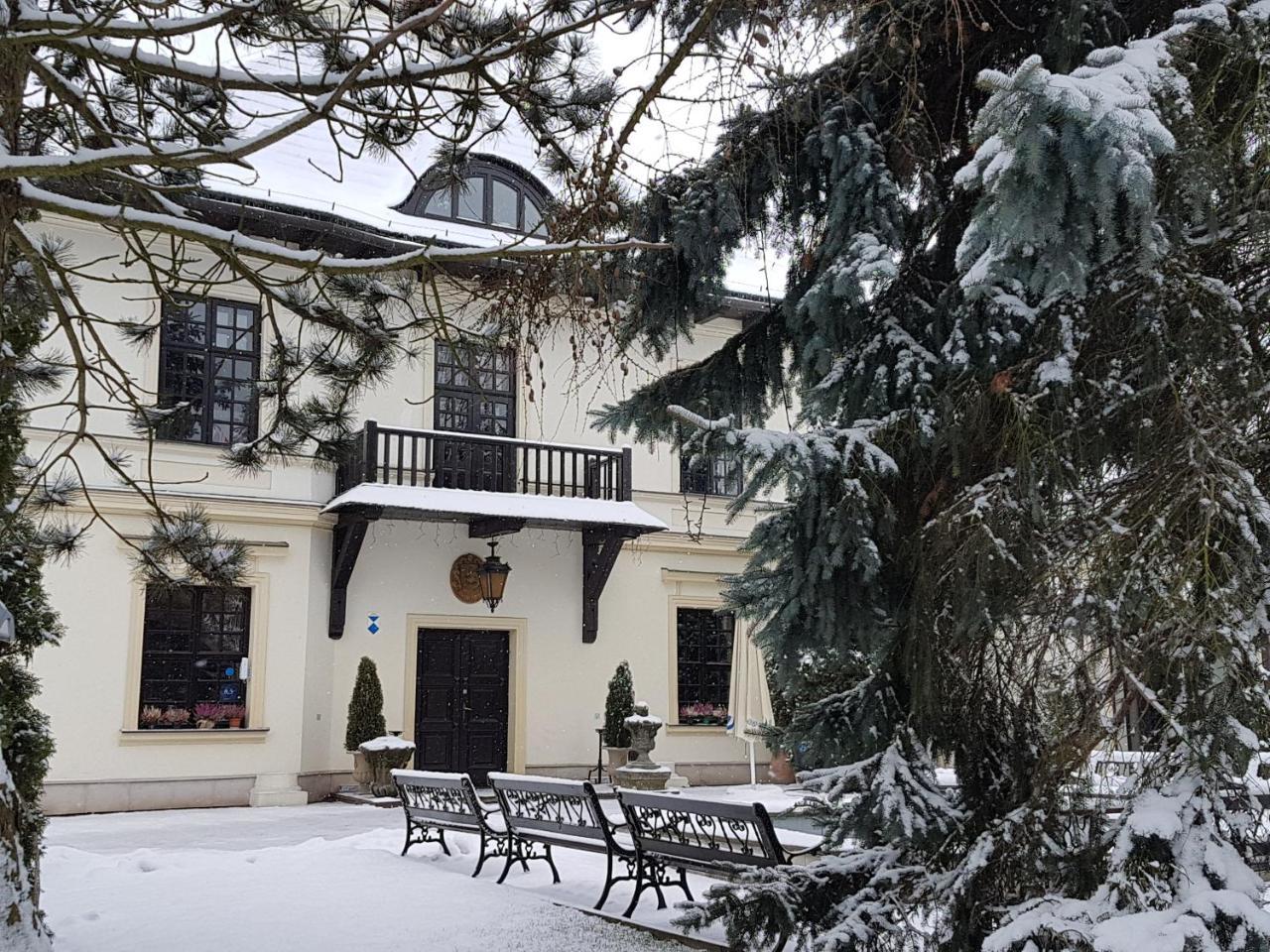 Dwor Anna Bed & Breakfast Ciecierzyn Exterior foto