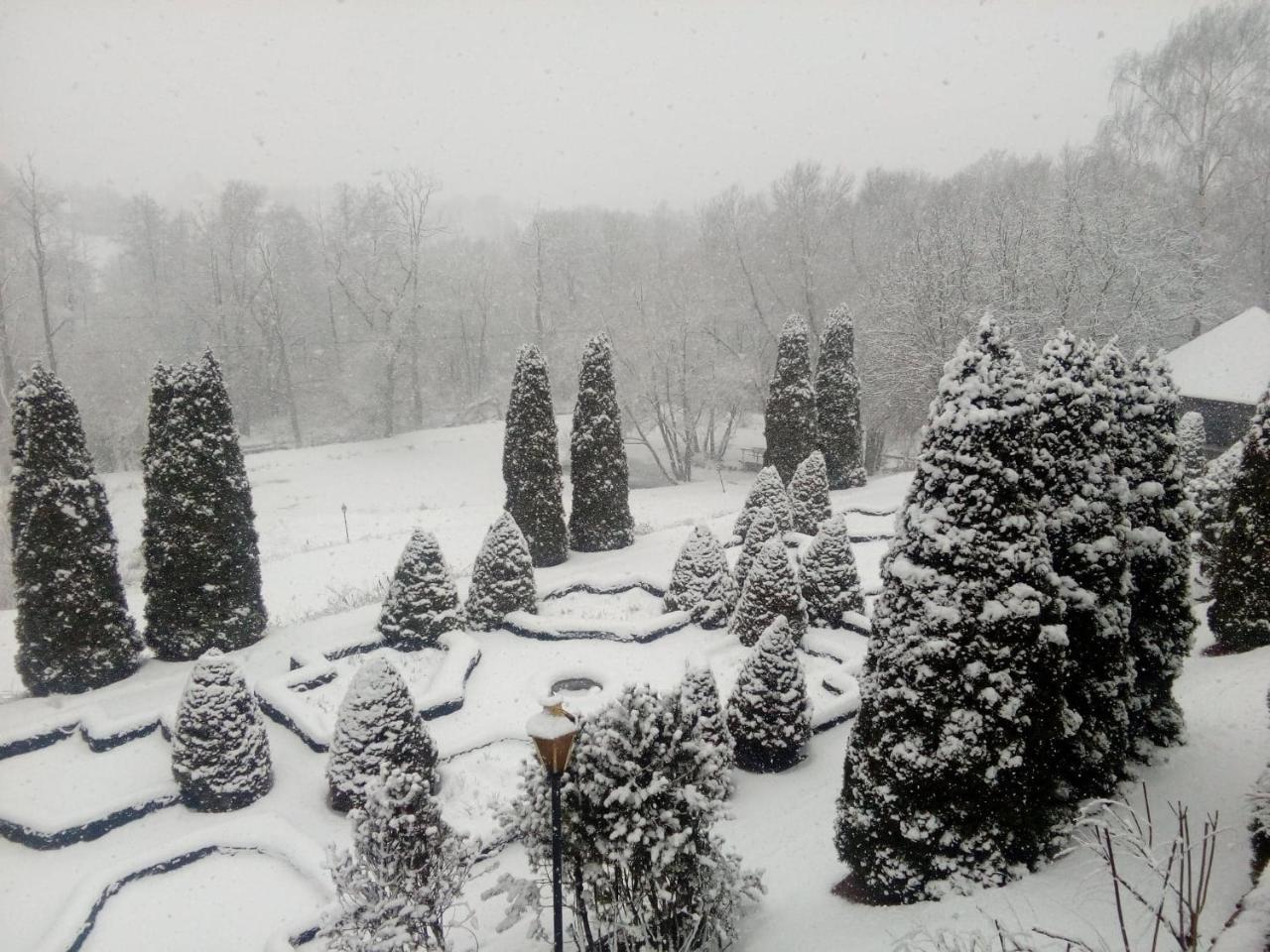 Dwor Anna Bed & Breakfast Ciecierzyn Exterior foto